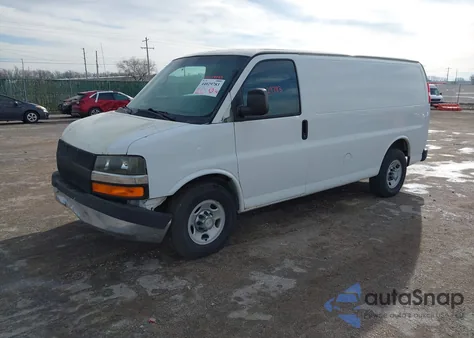 2014 Chevrolet Express 2500 Work Van z USA, uszkodzony, nr VIN 1GCWGFCAXE1159798